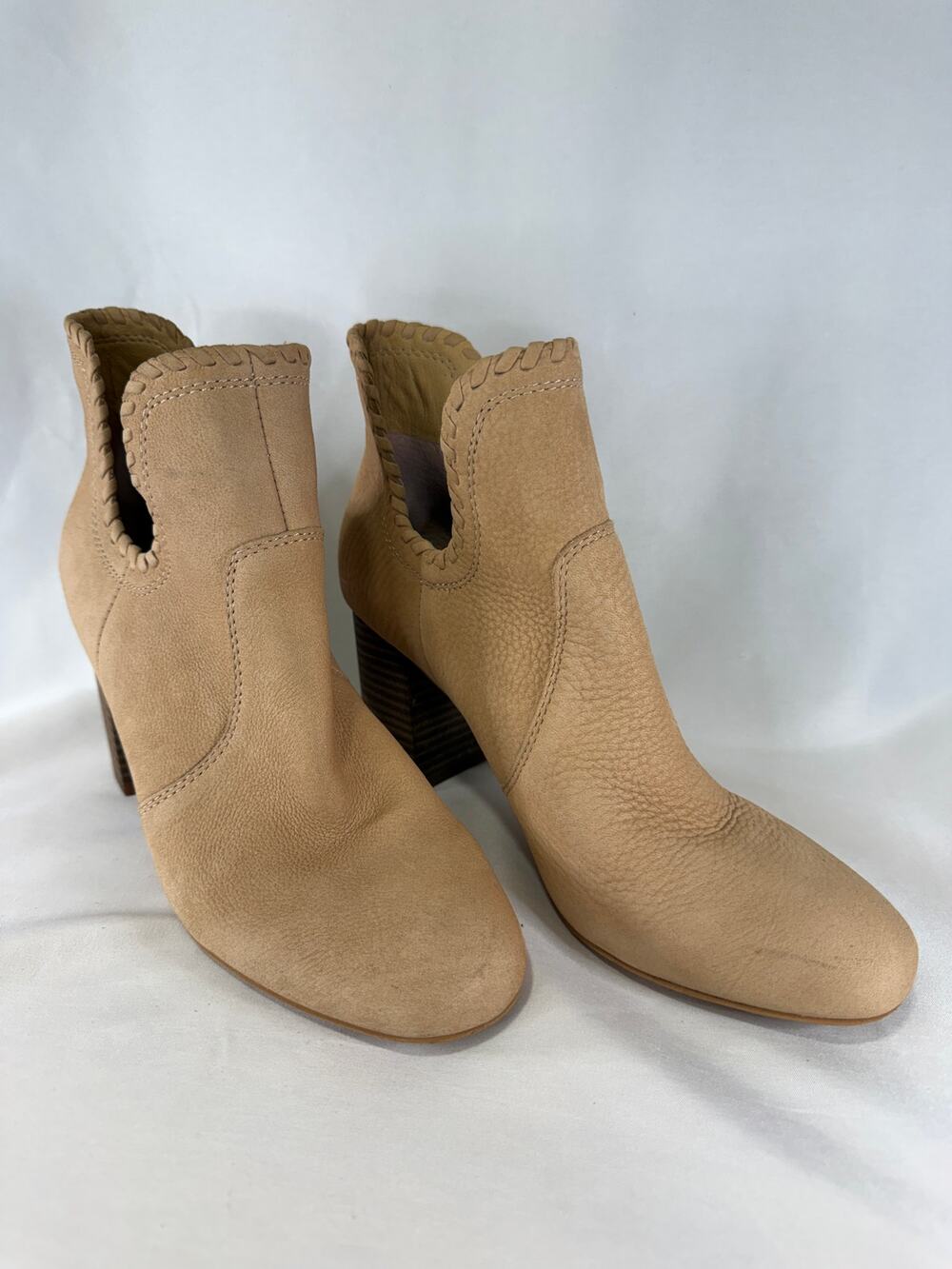 Lucky Brand Women’s Tan Suede Leather Ankle Booties Whipstitch Block Heel 8.5